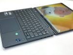 HP Elite Dragonfly 32GB RAM Chromebook multitasking view.
